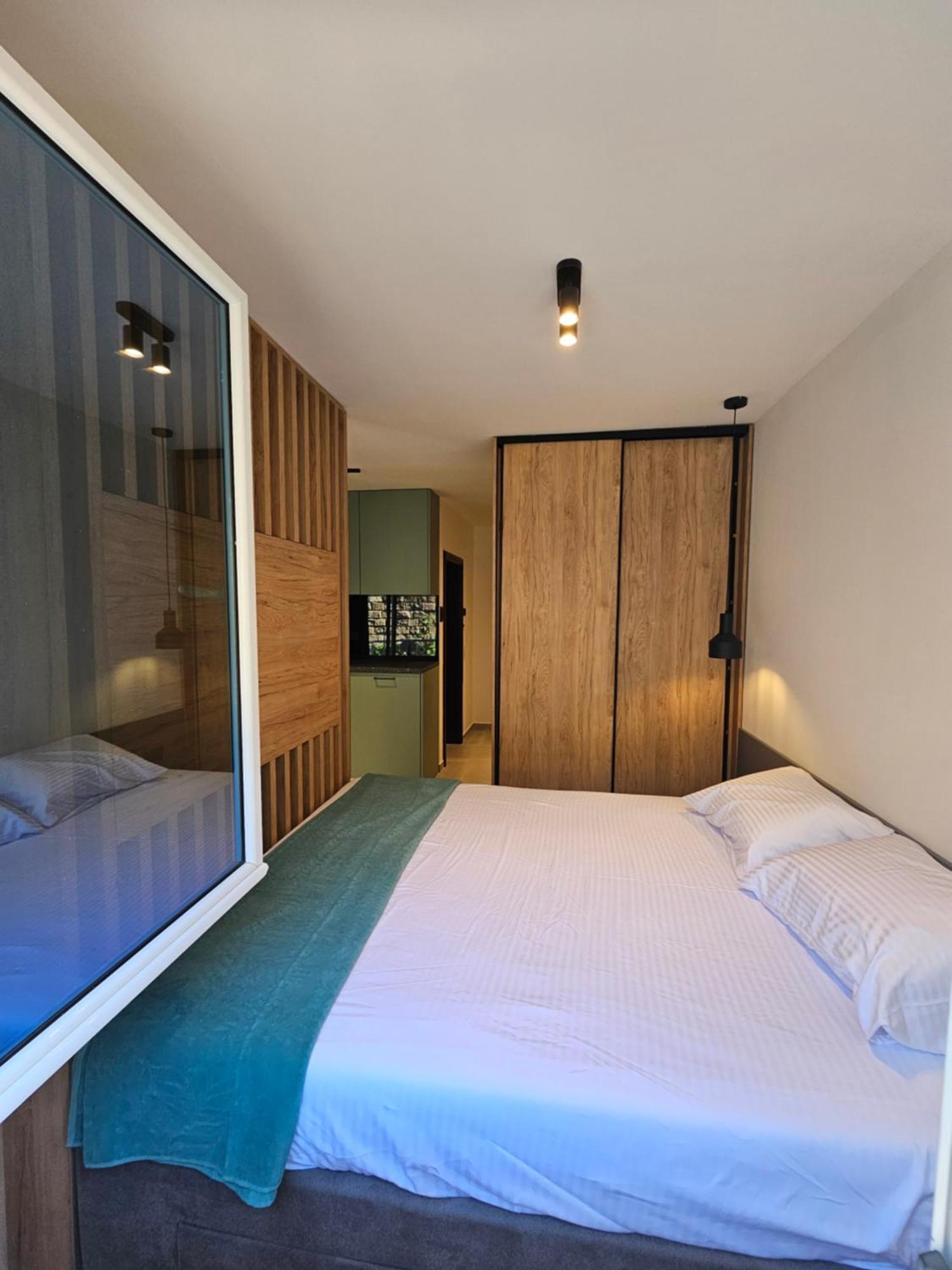 Anja & Ogo Apartments Sea View & Pool Petrovac Exterior photo
