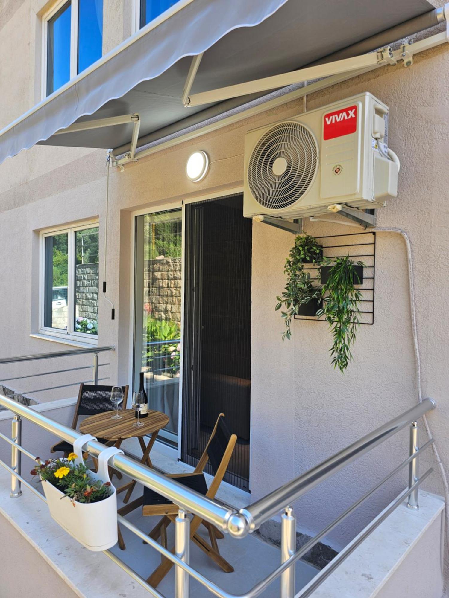 Anja & Ogo Apartments Sea View & Pool Petrovac Exterior photo